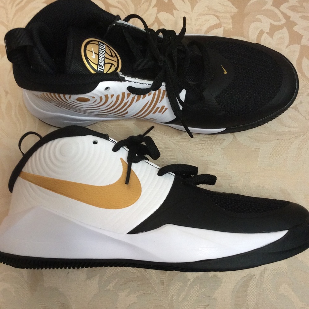 Nike Team Hustle D9 - Picture 3 of 5
